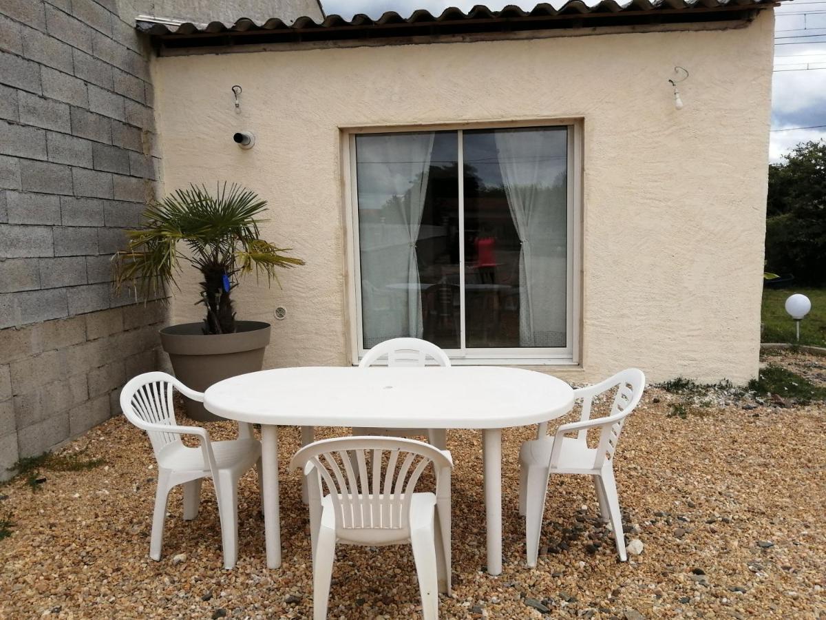 La Petite Maison Des Vignes Les Eglisottes-et-Chalaures Eksteriør bilde